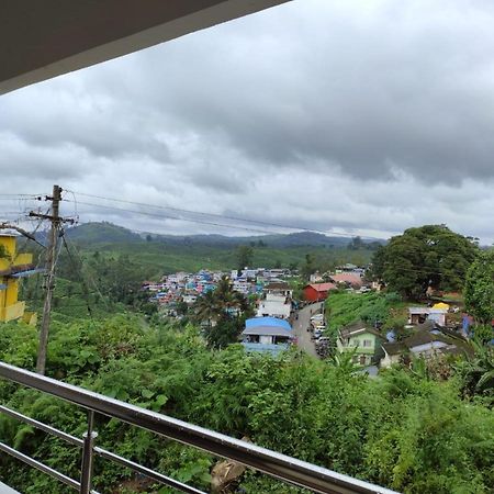 Sabari Residency Hotel Vālpārai Buitenkant foto