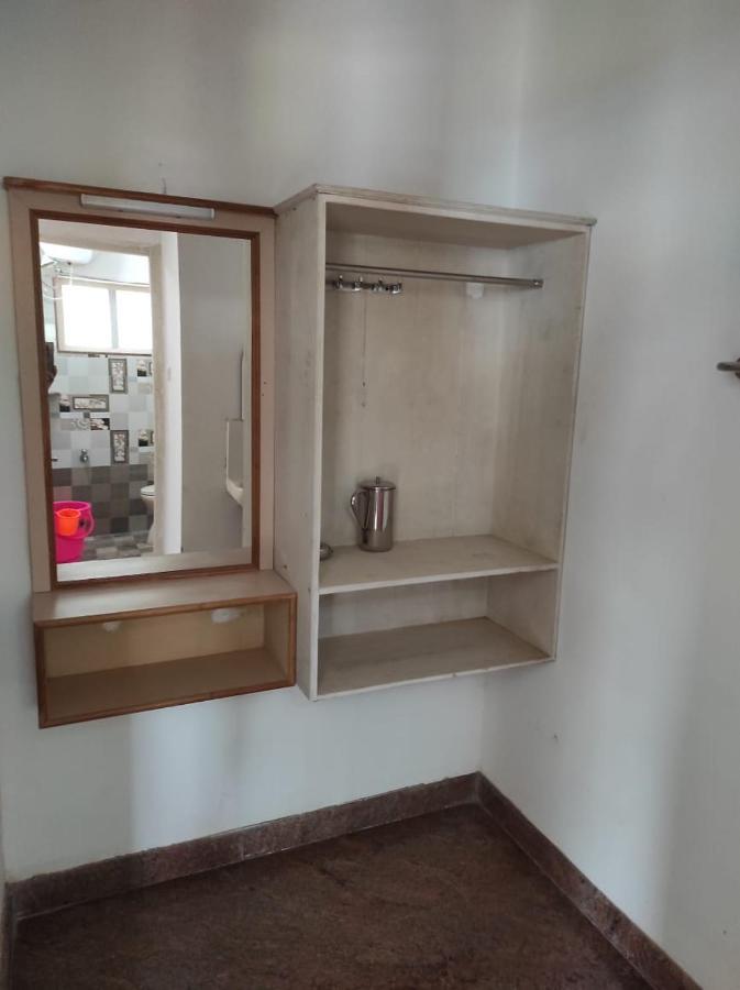 Sabari Residency Hotel Vālpārai Buitenkant foto