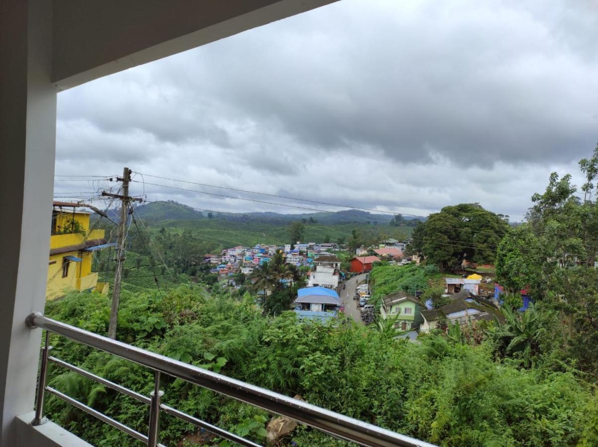 Sabari Residency Hotel Vālpārai Buitenkant foto