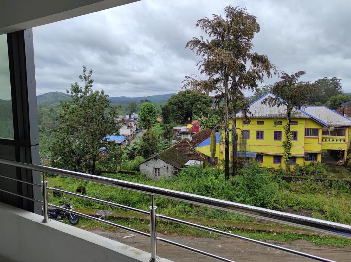 Sabari Residency Hotel Vālpārai Buitenkant foto
