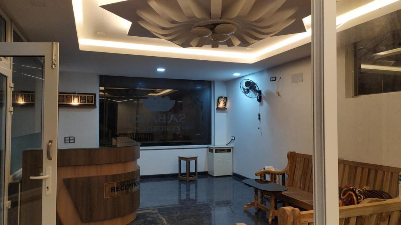 Sabari Residency Hotel Vālpārai Buitenkant foto