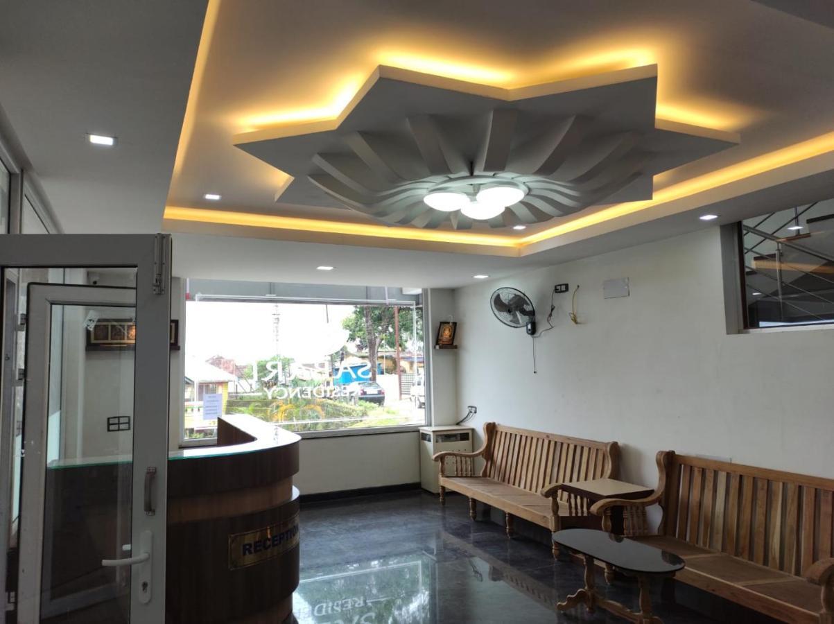 Sabari Residency Hotel Vālpārai Buitenkant foto